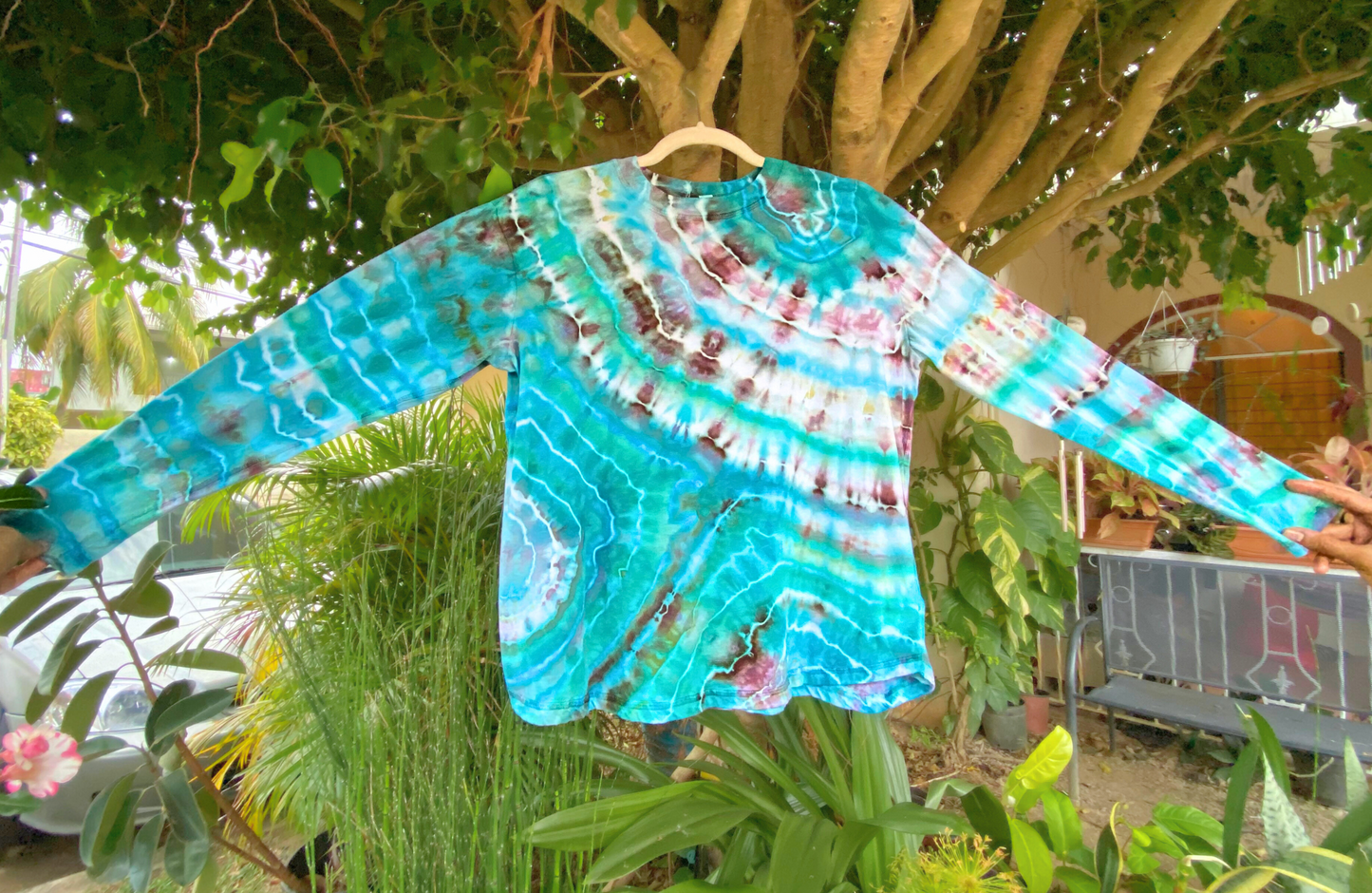 Women’s Relaxed Fit Long Sleeve Tee | Size Small