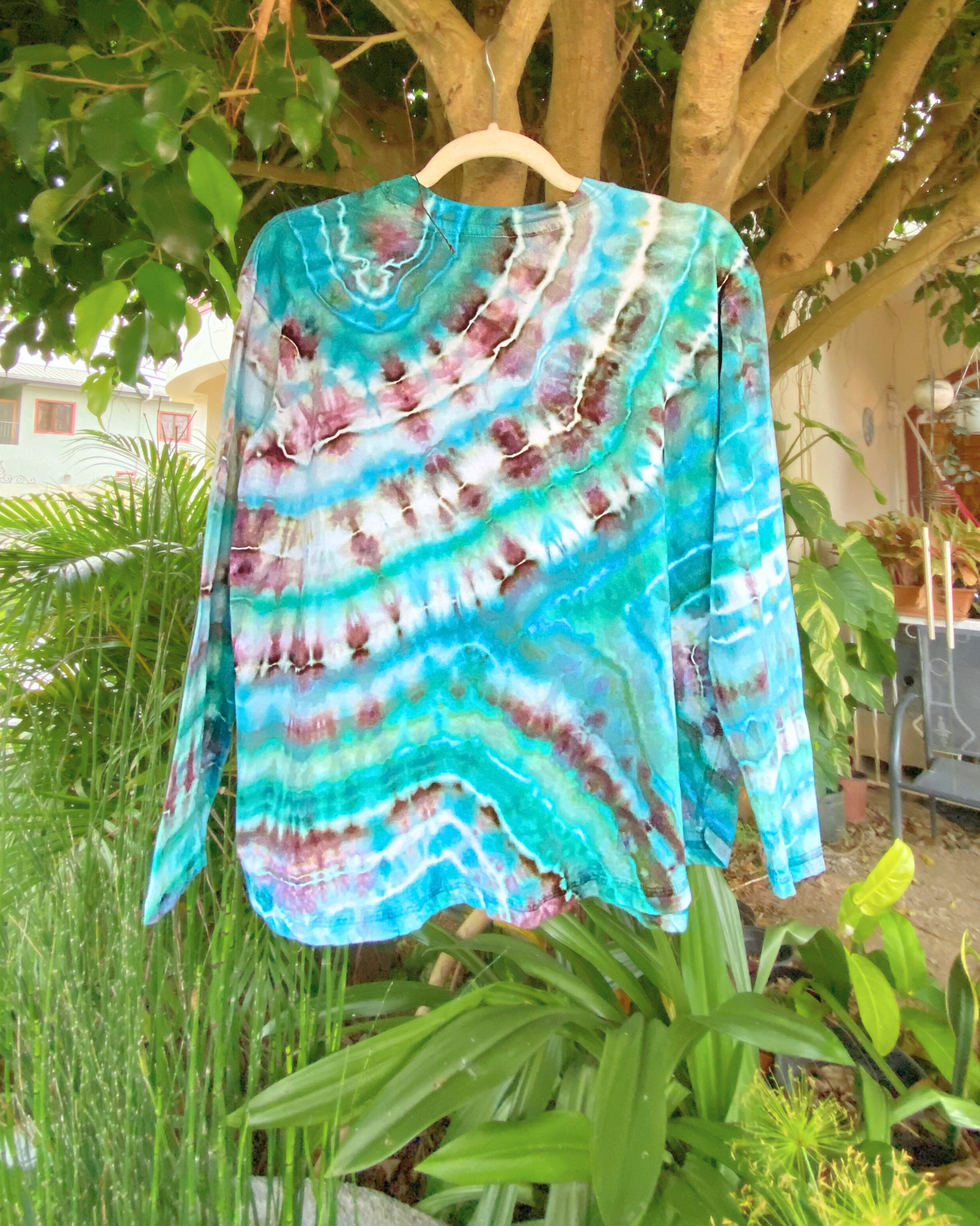 Women’s Relaxed Fit Long Sleeve Tee | Size Small